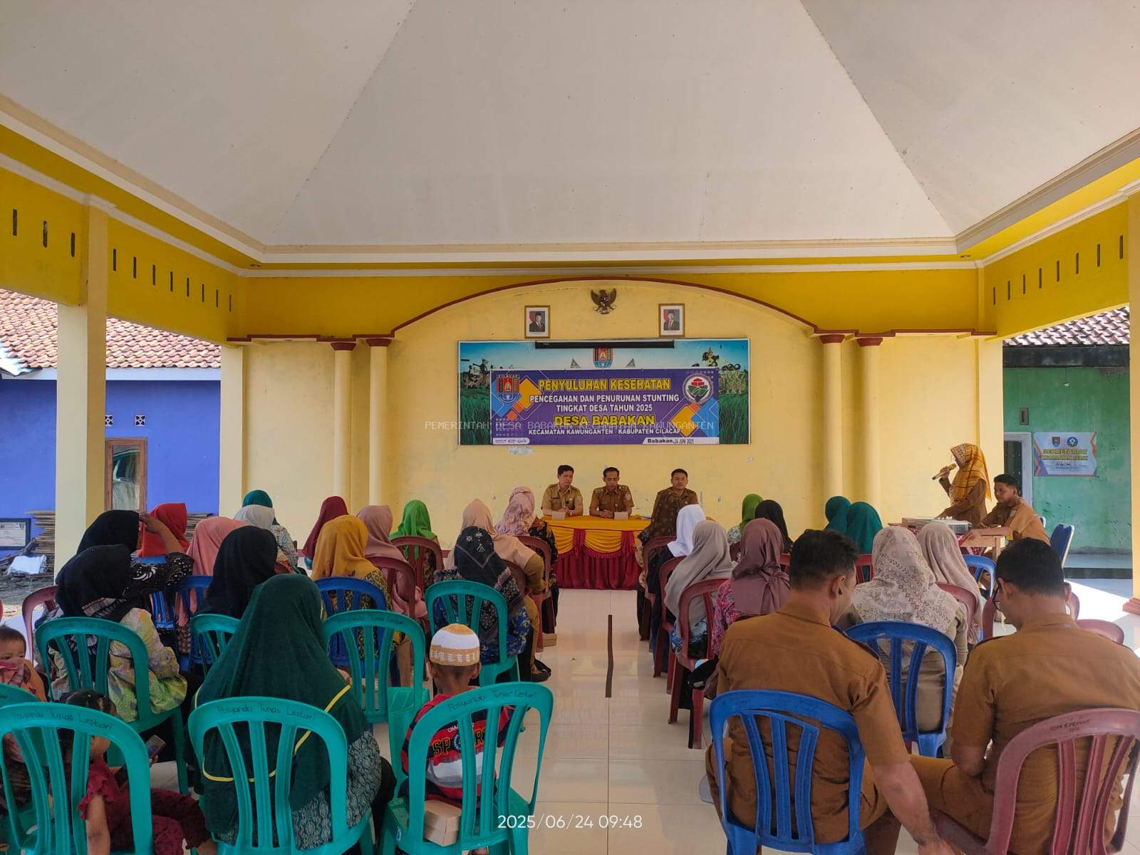 PENYULUHAN KESEHATAN TENTANG PENCEGAHAN DAN PENURUNAN STUNTING DESA BABAKAN TAHUN 2025 